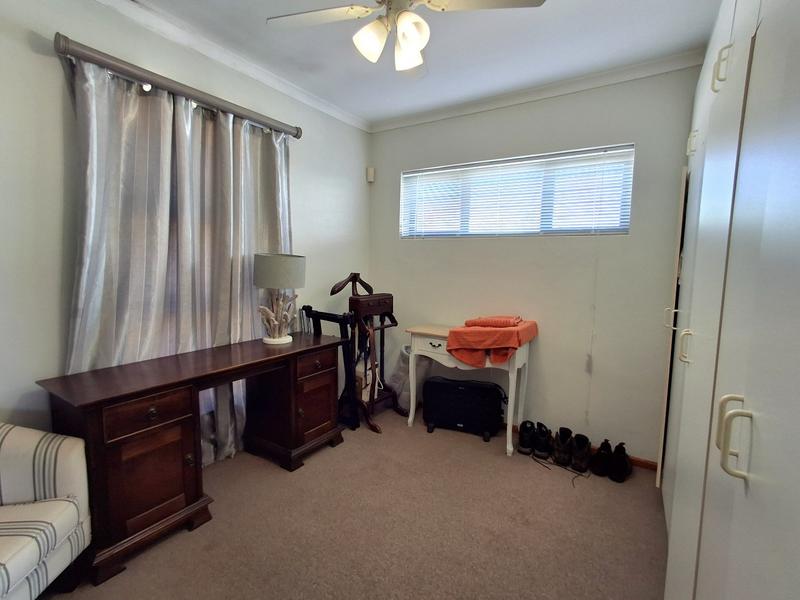 5 Bedroom Property for Sale in Duyker Eiland Western Cape